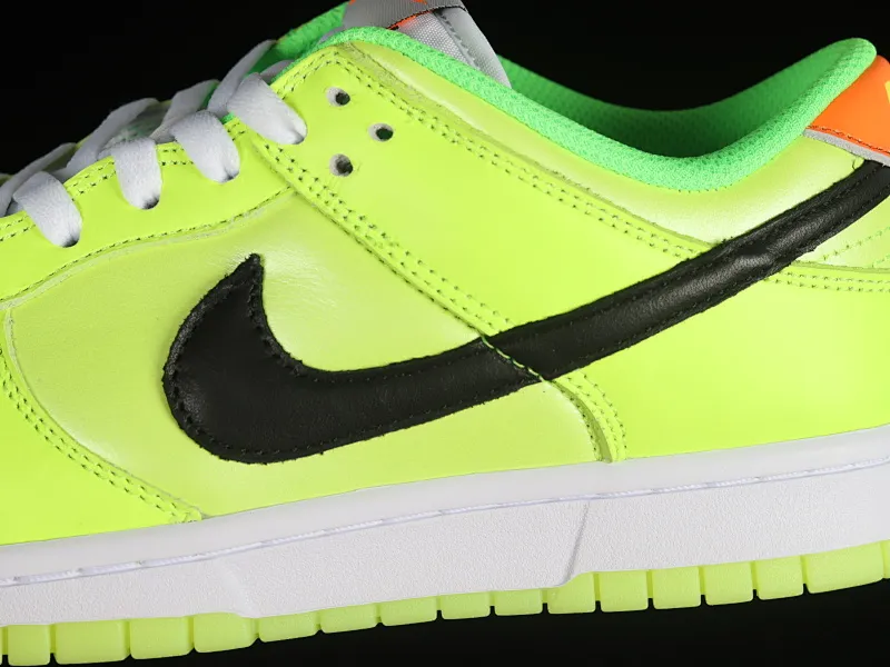 All categories Nk SB Dunk series Nk SB Dunk Low low-top sneakers Nk Dunk Low "Glow In The Dark" fluorescent green SB low-top sports and leisure sneakers FJ4610-702